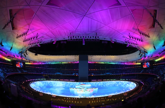 北京2022年冬奥会开幕式在中建集团翻新改造的“鸟巢”举行1.png