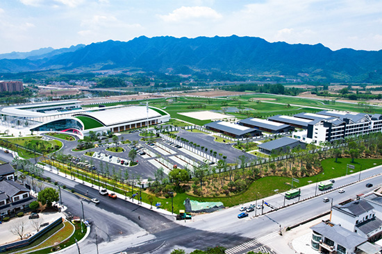 中国建筑承建的”杭州亚运马术馆“开门”迎赛1.jpg