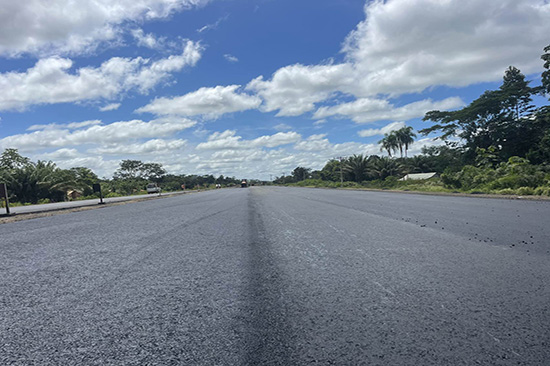 玻利维亚尤库莫-圣博尔哈道路项目路面工程通过验收.jpg