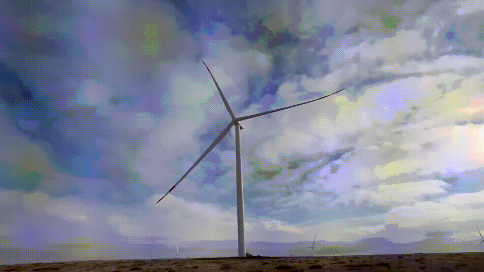 内蒙古阿巴嘎旗30万千瓦风电项目全容量并网发电1.gif