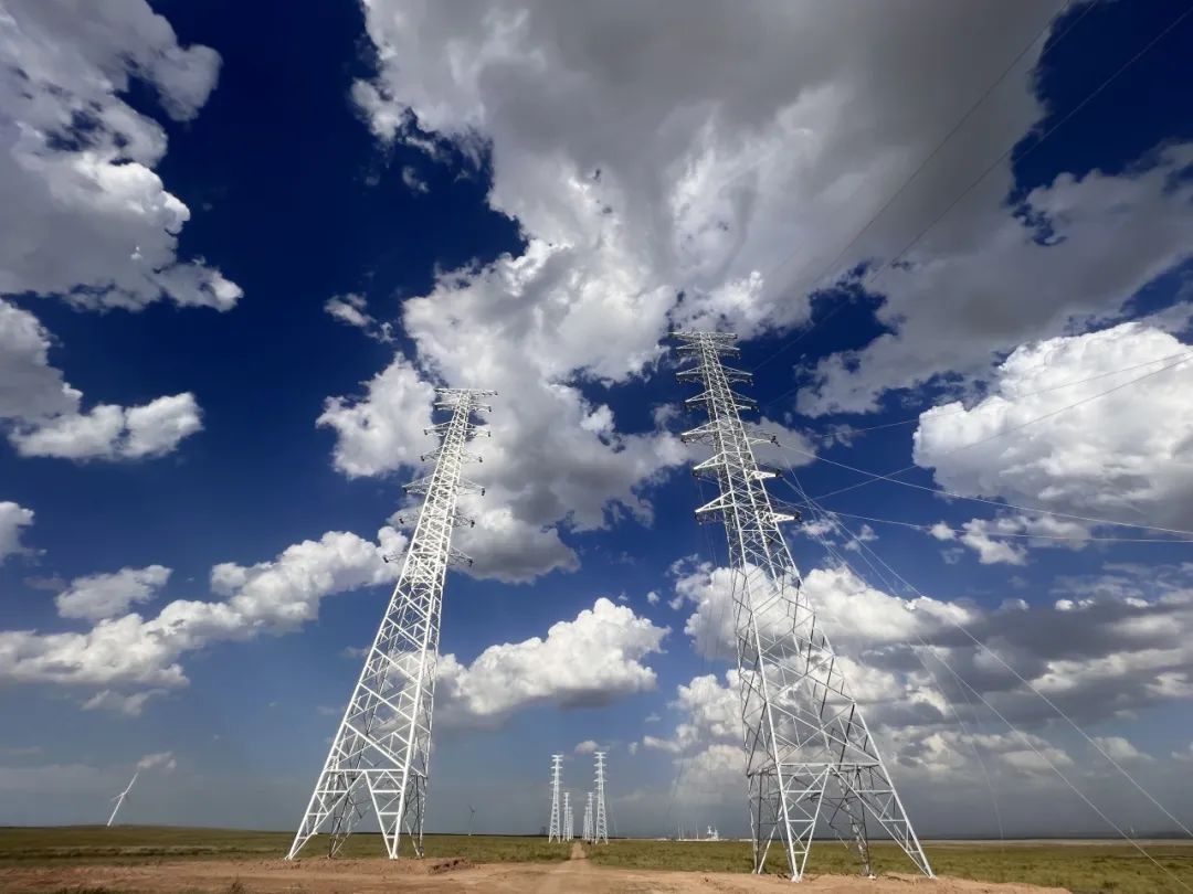 内蒙古阿巴嘎旗30万千瓦风电项目全容量并网发电4.jpg