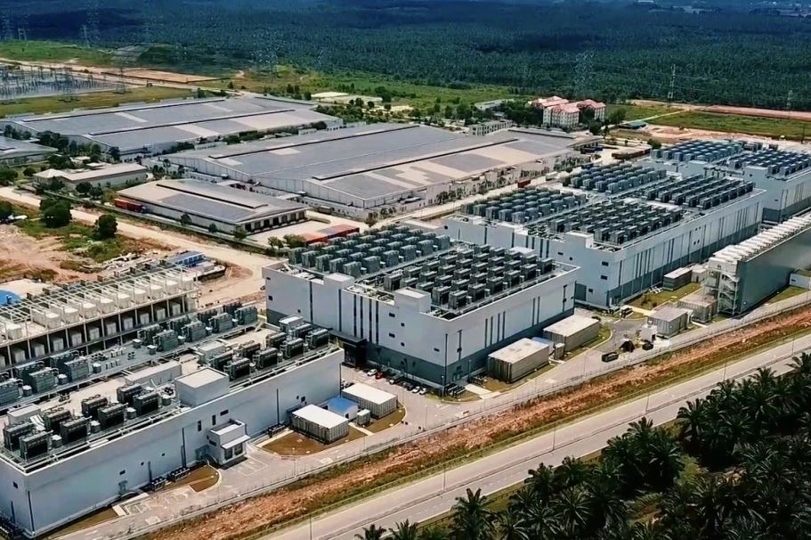 中国建筑助力打造东南亚投运规模最大数据中心.JPG