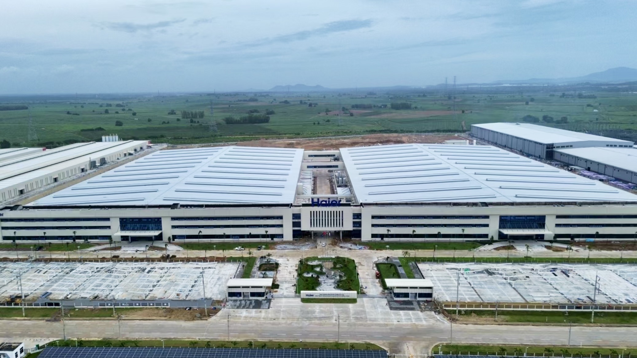 中建安装承建的泰国海尔空调产业园项目成功试产1.jpg