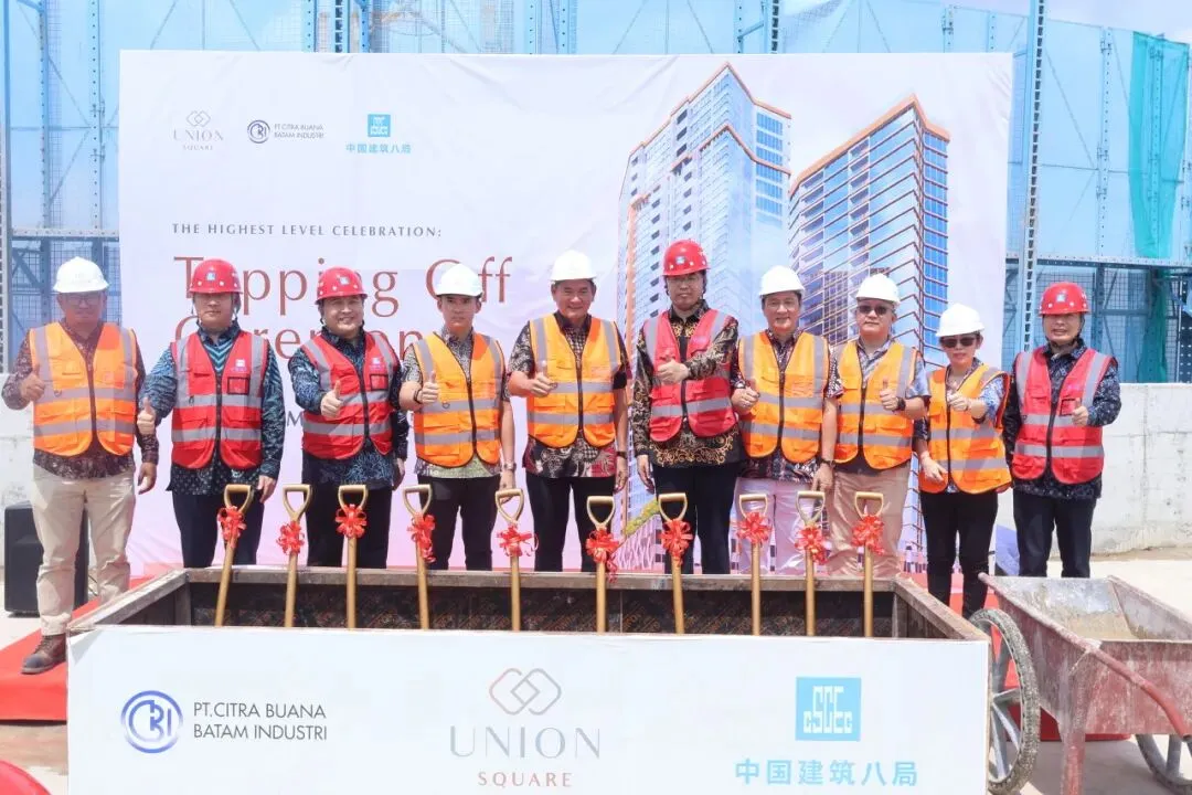 中国建筑巴淡岛联合广场项目举行封顶仪式（1）.png