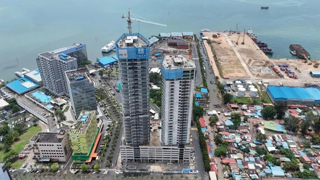 中国建筑巴淡岛联合广场项目举行封顶仪式（2）.png