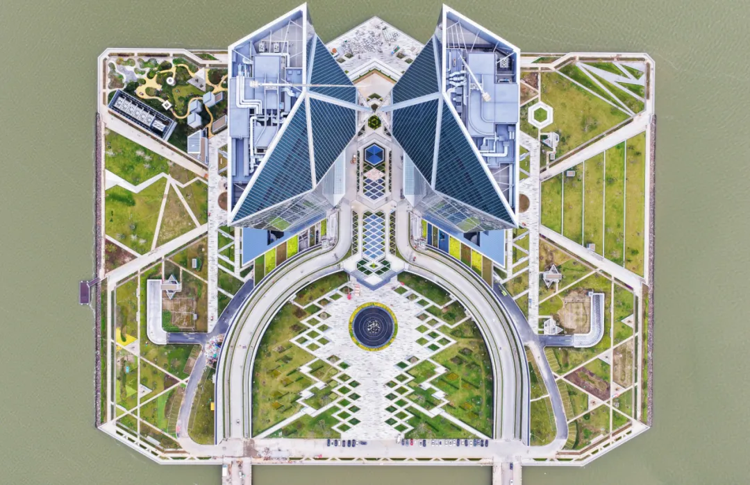 中国建筑上海临港西岛金融中心项目竣工3.png 中国建筑上海临港西岛金融中心项目竣工3.png