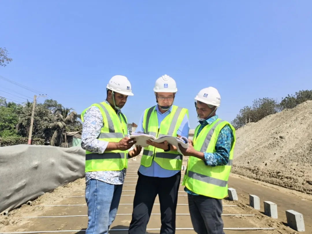 Up We Build:走进中国“师父”与外国“徒弟”的师徒情缘2.png Up We Build:走进中国“师父”与外国“徒弟”的师徒情缘2.png