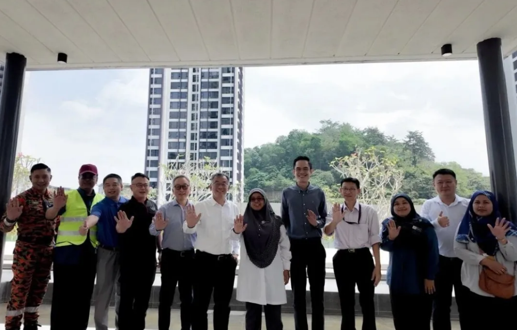 中国建筑在菲律宾、马来西亚开展公益活动 (1).png