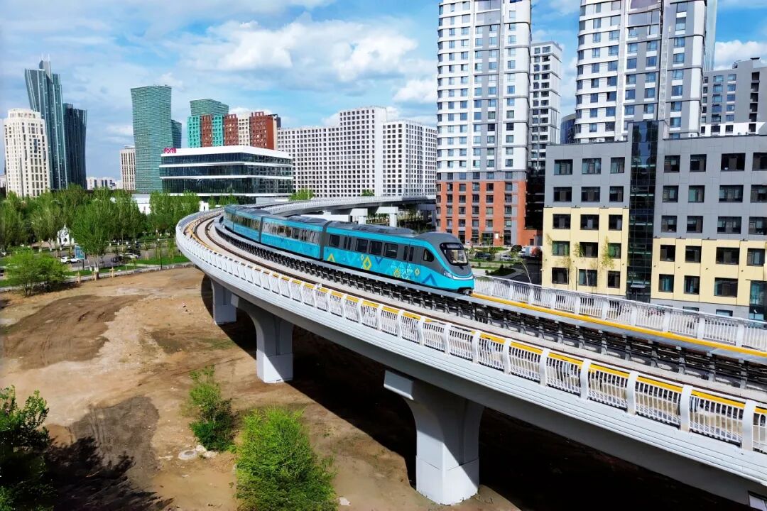 哈萨克斯坦阿斯塔纳轻轨一期项目正式通车运营3.jpg