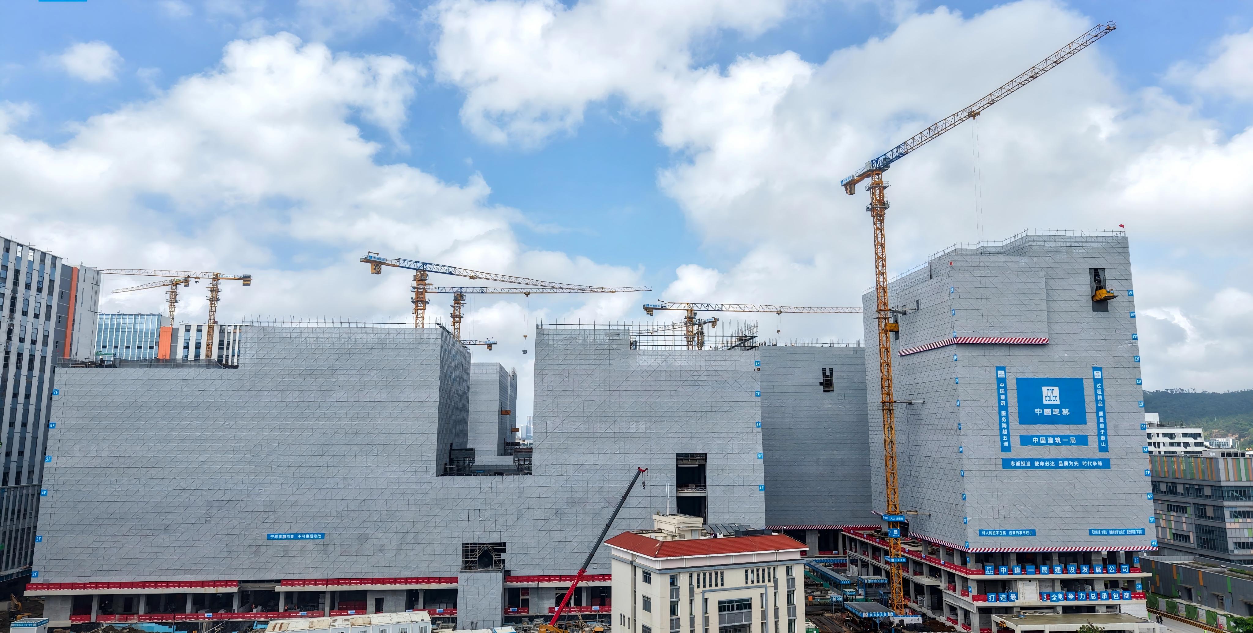 中国建筑承建的琴澳创新产业园项目主体结构封顶（1）(1).jpg